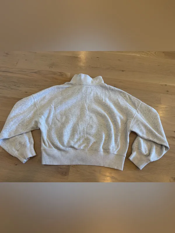 Abercrombie & Fitch Soft Max Essentials half zip cropped sweatshirt gray small - Image 11