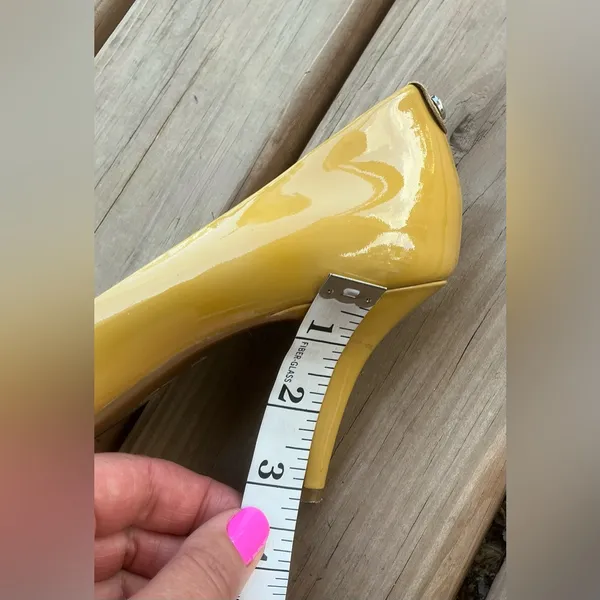 Michael Kors patent leather pumps💛💛💛 - Image 2
