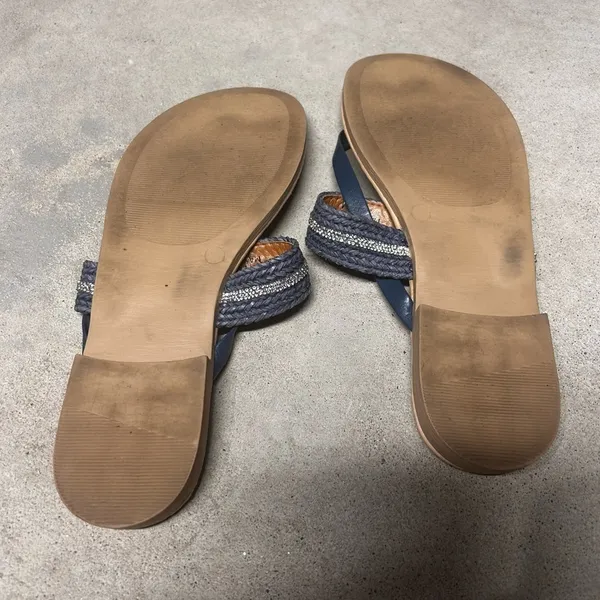 Coach And Four Slip-On Toe Loop Strappy Flat Sandals Blue Rhinestone Size 8.5 - Image 5