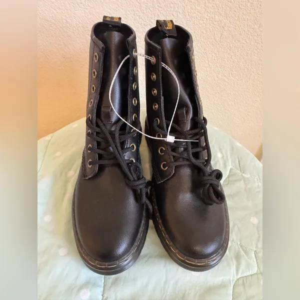 NEW Dr. Martens. Zavala Black Leather Boots Womens size 8 - Image 3