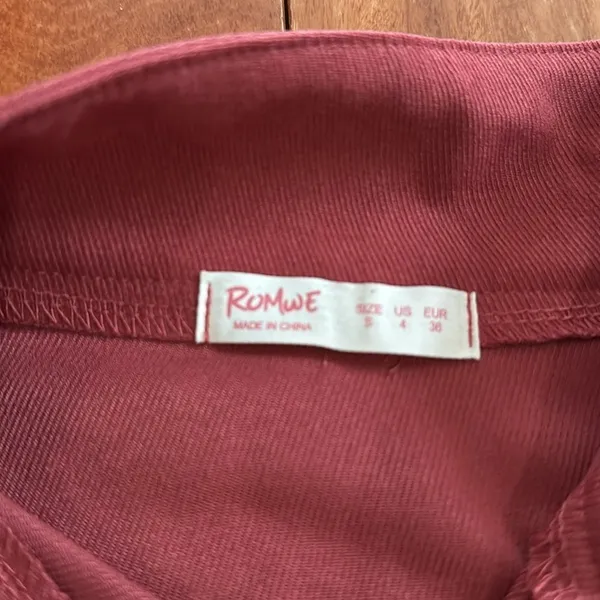 ROMWE Raspberry‎ Cropped Bomber Zip Up Jacker Size S - Image 3