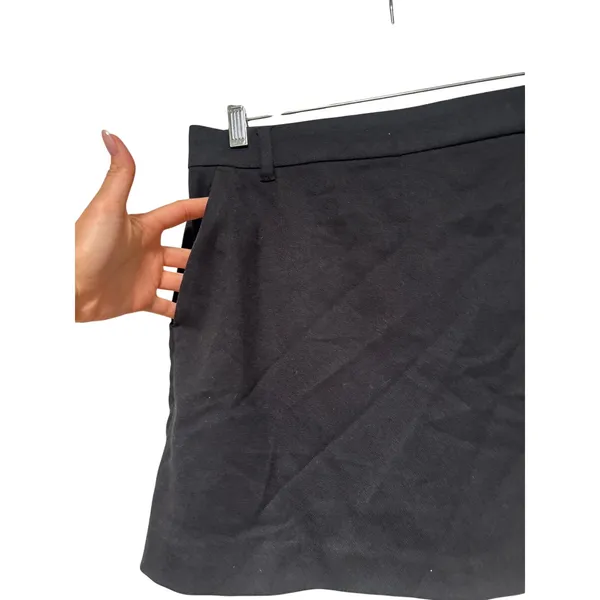 Hollister Women's Black Wrap Front Pleated Skort Size Small NWT - Image 3