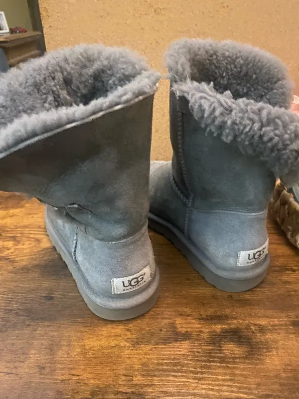 UGG Leather Women's Suede Boots Size 6 - Image 3