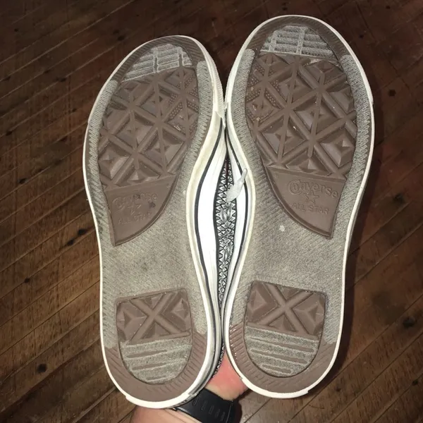 Converse/Chucks triangle low top padded sneakers - Image 3