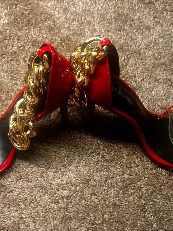 True Religion Elegant RedPatent High Heel Sandals w/Gold Chain Accents free gift - Image 10
