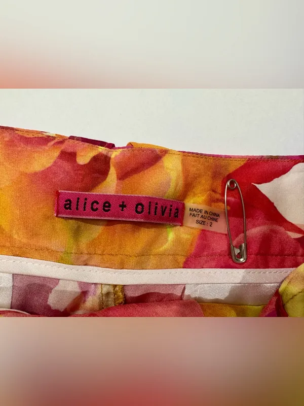 Alice + Olivia Cady Silk Floral Rose Shorts Size 2 - Image 4