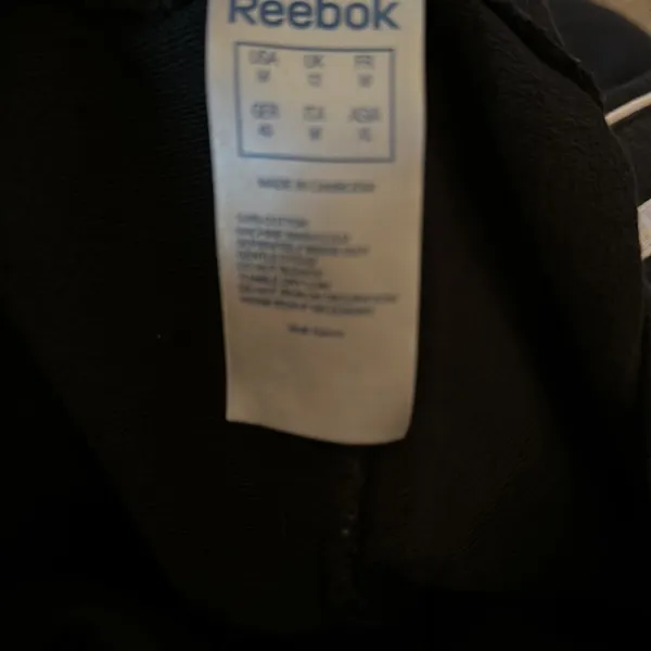 Reebok sport capris - Image 3