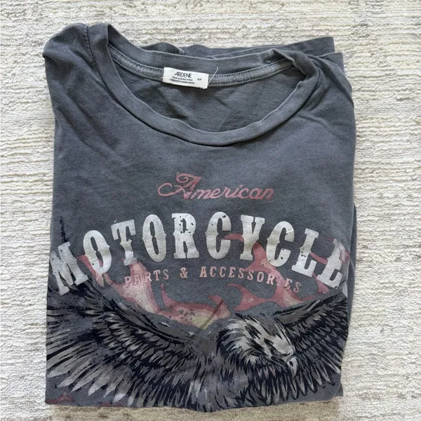 Ardene Gray Graphic Tee with Eagle Design (Size Small) - Image 6