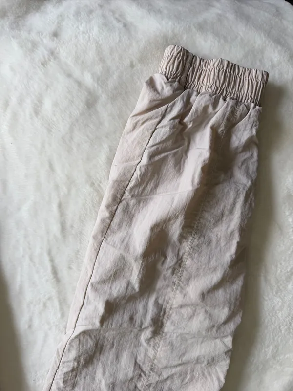 WILO The Label Parachute Joggers Size Medium - Image 7