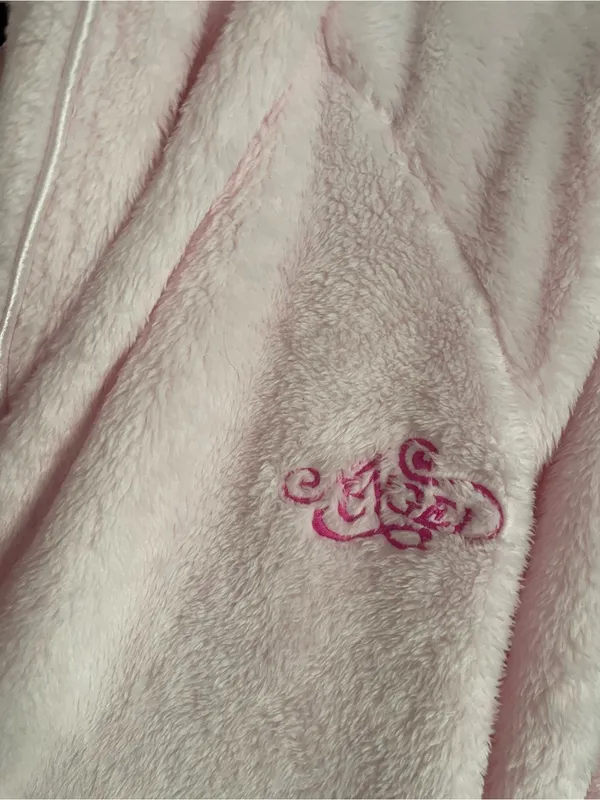 NWT Victoria's Secret Soft Plush Light Pink Robe Size Medium/Large - Image 3
