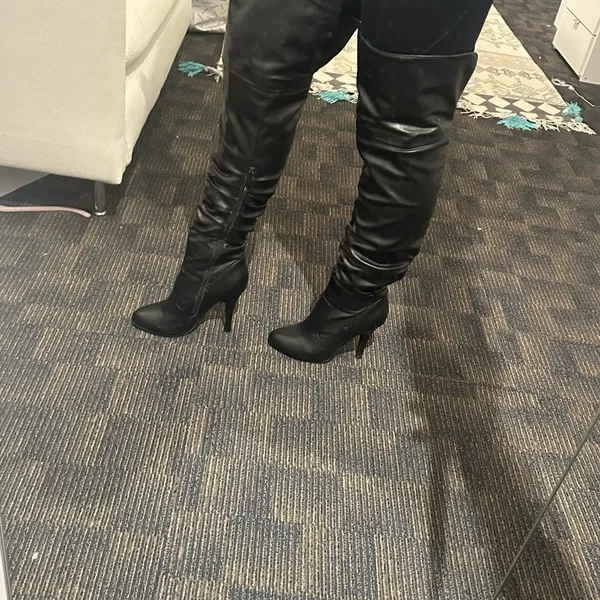 Black thigh high boots with small stiletto heel - Image 3