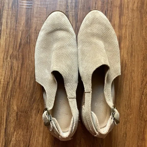 Crown vintage charmed tan leather‎ shoes size 8 - Image 7