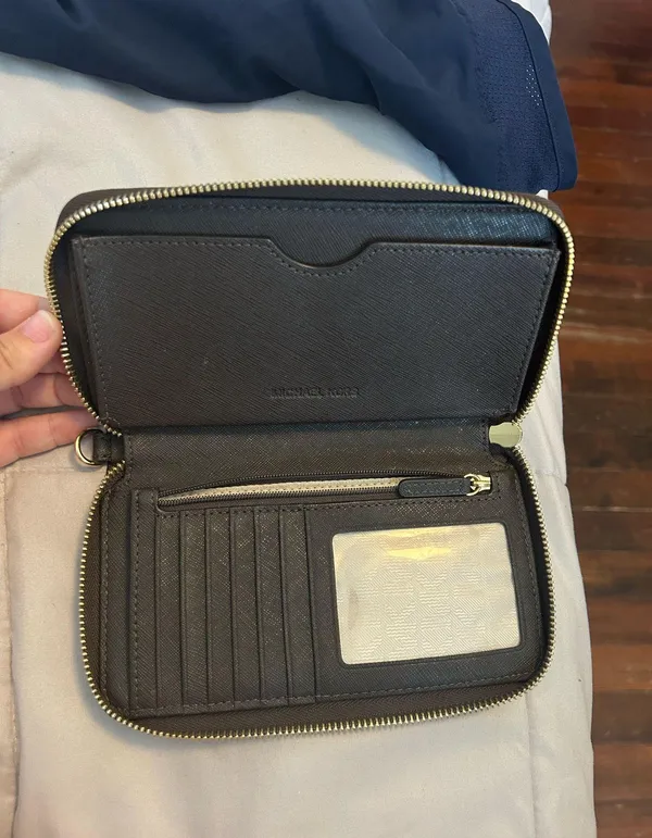 Michael Kors Wallet - Image 3