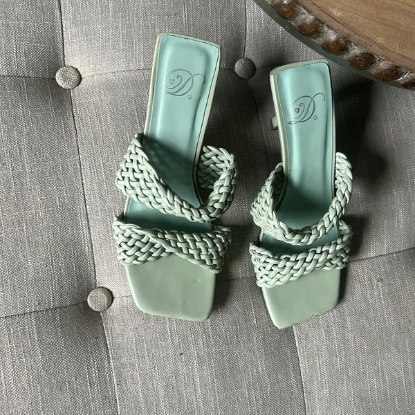 D Mint Green Braided Leather Open Toe Slip On Heels Size 5.5 - Image 4