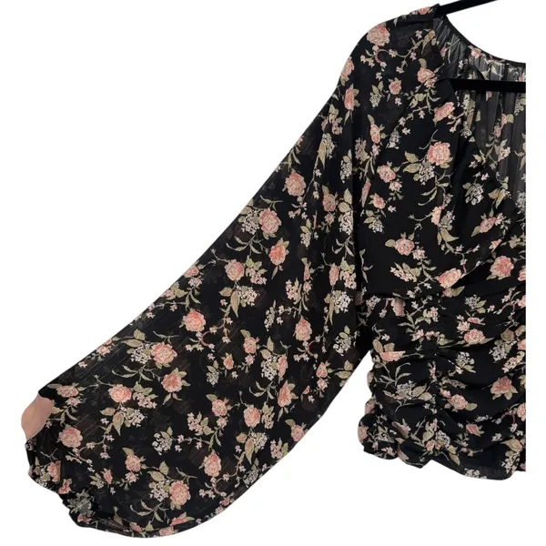 NWT Free‎ People New Final Rose Floral Ruched Cropped Blouse Top Black Sz Medium - Image 11