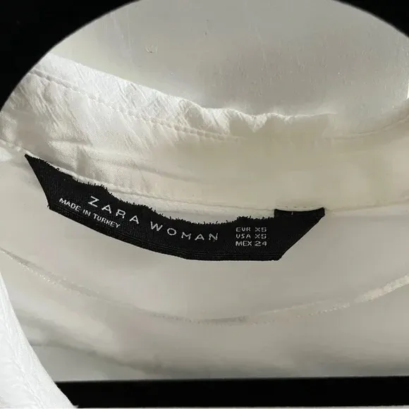 Zara White Button Down Collar Breast Pockets Lightweight Perfect Condition XS - Image 3