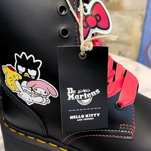 Dr.‎ Martens Jadon Hello Kitty Friends Leather Platform Boots Black US 7 NIB - Image 5