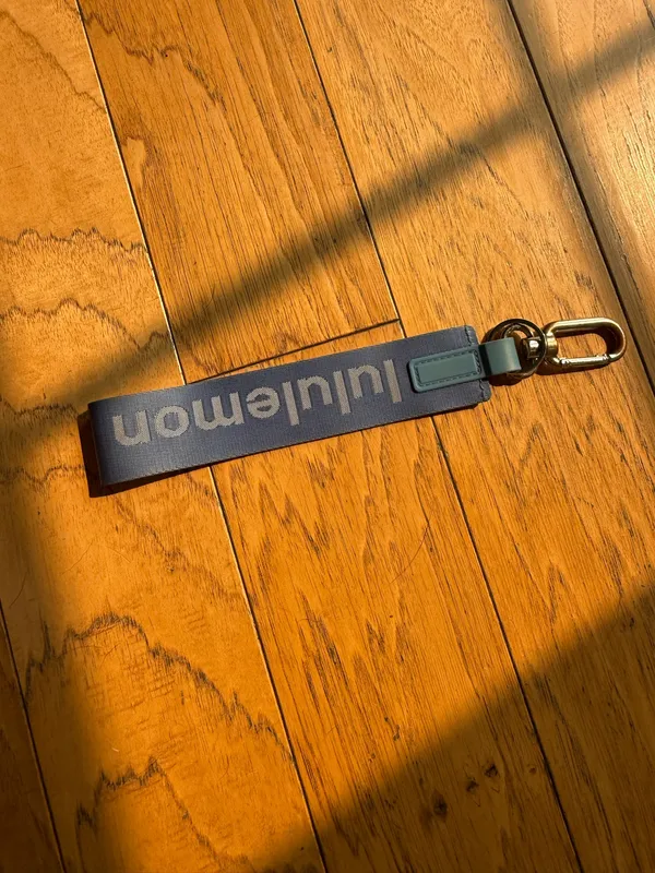 Lululemon Never Lost Keychain Blue - Image 4