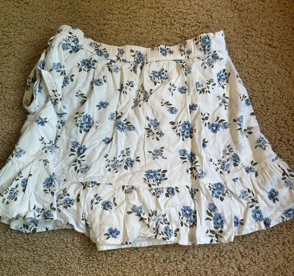 Hollister Flower Skirt Mini - Image 2