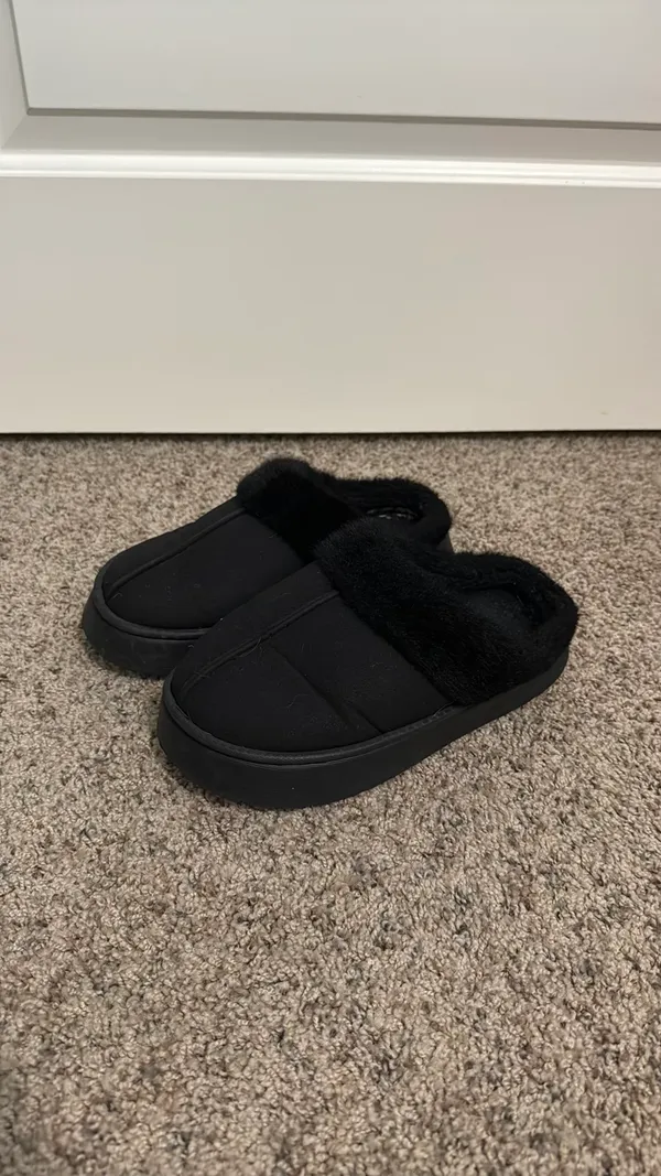 Slippers Black Size 7.5 - Image 2
