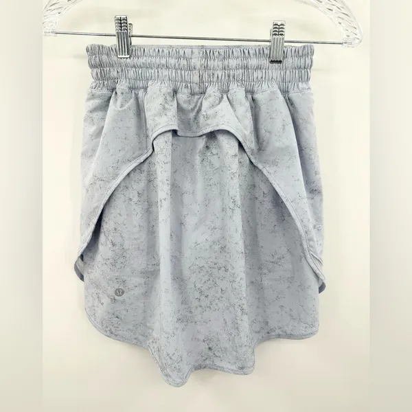 Lululemon Hotty Hot High-Rise Skirt Gravel Dust Pastel Blue Size 4‎ - Image 2