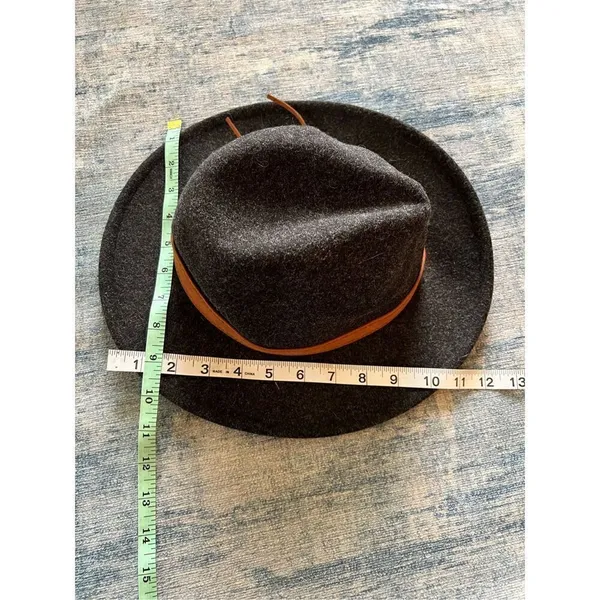 Heathered Black Felt Wool Blend Hat w Brown Strap - Image 4