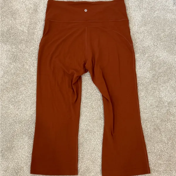 Lululemon Groove Super High Rise Crop Size 14 - Image 4