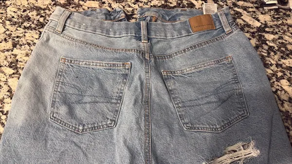 Midrise American Eagle shorts - Image 3