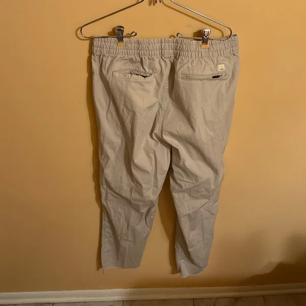 Vuori Vintage Ripstop Pants in Gravel - Image 6
