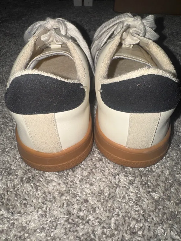 BEAST FASHION Cream and Black Athletic Sneakers NWOB - Image 5