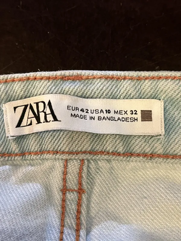 Zara Denim Shorts Womens 10 Light Wash Blue High Rise Cutoff Frayed Hem - Image 4