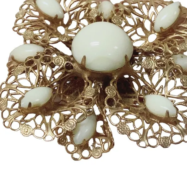 Vintage MCM Filigree Milk Glass? Goldtone Pin Brooch- FLAWED - Image 6