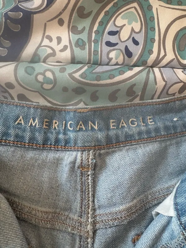 American Eagle Mom Shorts  - Image 3