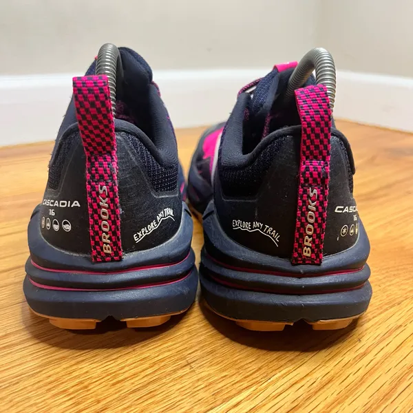 Brooks Cascadia 16 Pink Blue 1203631B425 Size 8W NO BOX - Image 9