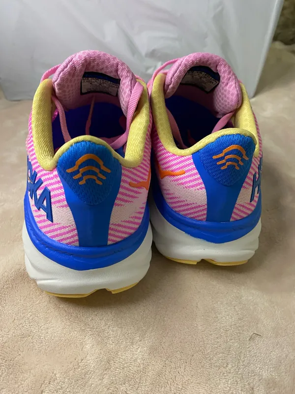 oka One One Clifton 9 women Running sneakers shoes size 7.5 Brand new no box - Image 4
