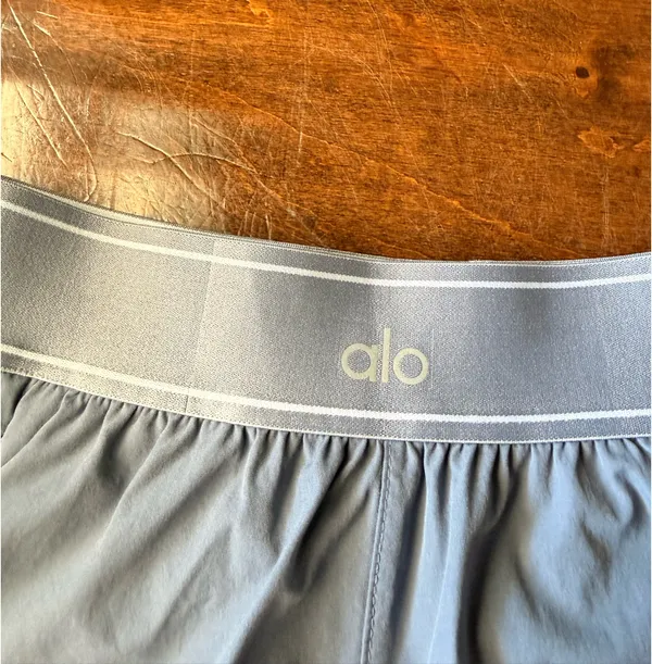 Alo Yoga Shorts Match Point - Image 6
