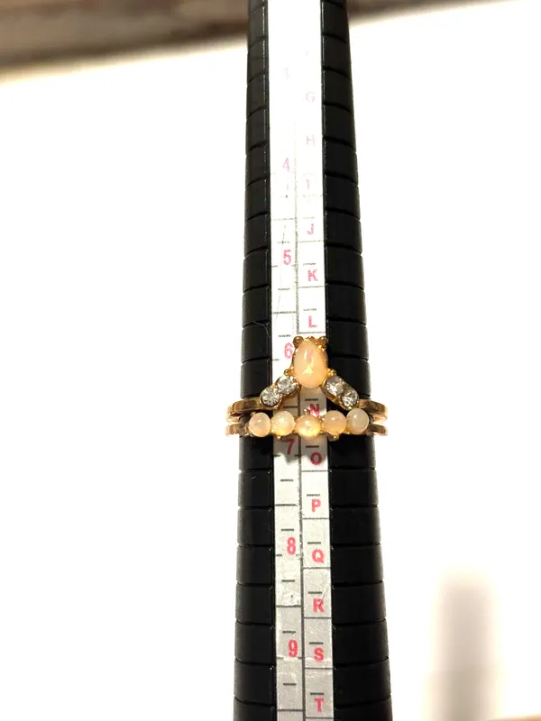 Gold tone ring set - Image 3