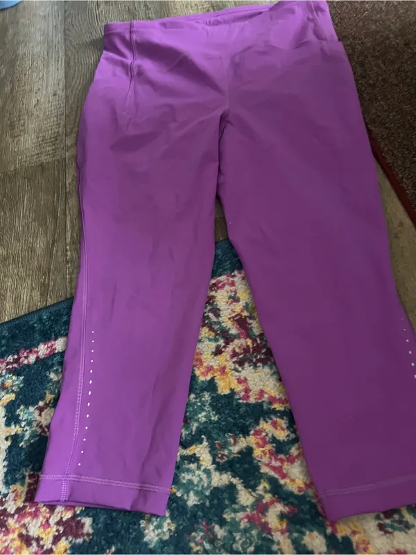 Lululemon purple cropped leggings size 12 - Image 4