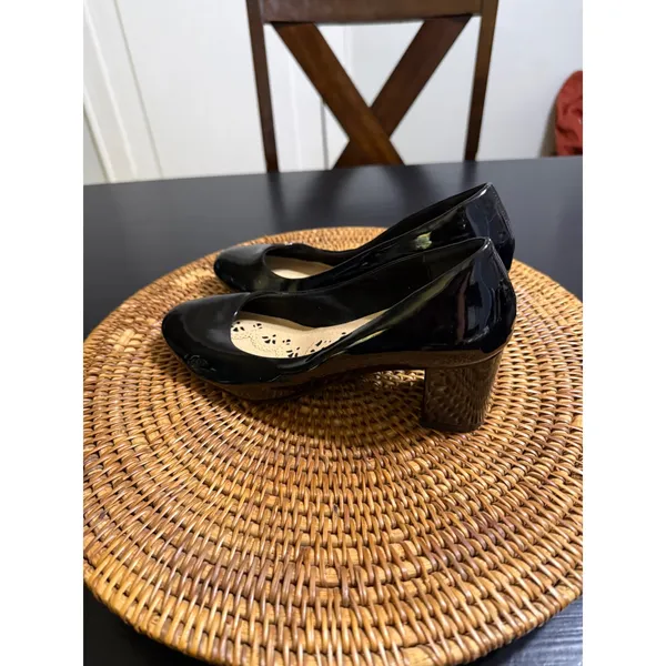 CL by Laundry Womens Black Patent‎ Block Heel Round Toe Pumps Size 6M Scuffed - Image 2