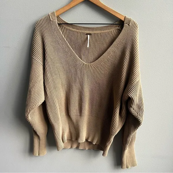 Free People Allure Tan V-Neck Oversized Sweater Ribbed Stretch Pullover Medium - Image 6