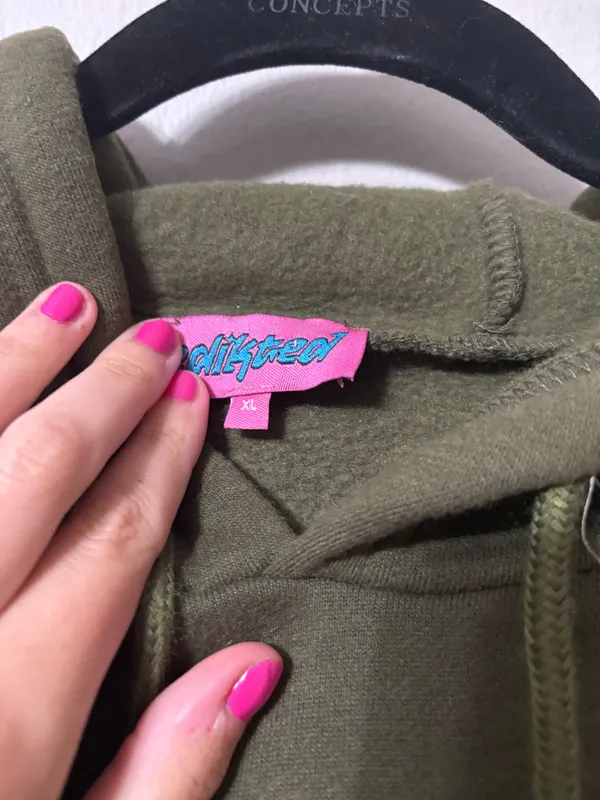 Cropped Edikted Hoodie - Image 3
