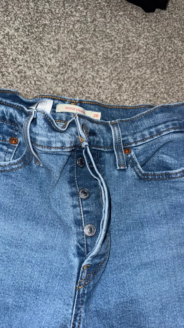 Levi’s Wedgie Straight Jeans Women’s - Image 2