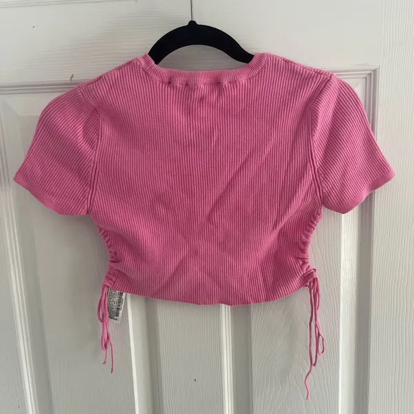 pink top - Image 2