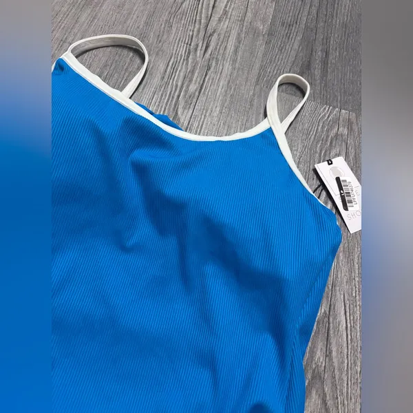 Shade & Shore Scoop Neck One Piece Bathing Suit - Image 3