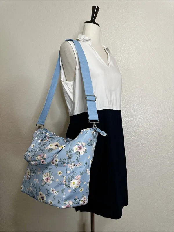 NWOT Art Class Blue Floral Quilted Messenger Bag - Image 10