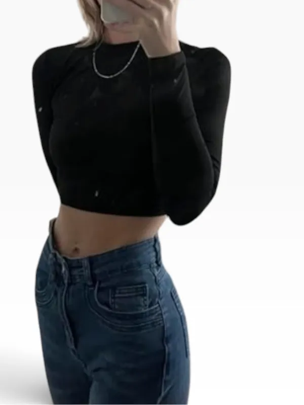 MSBASIC Amazon Women’s Black Long Sleeve Turtleneck Crop Top Worn Once - Image 4