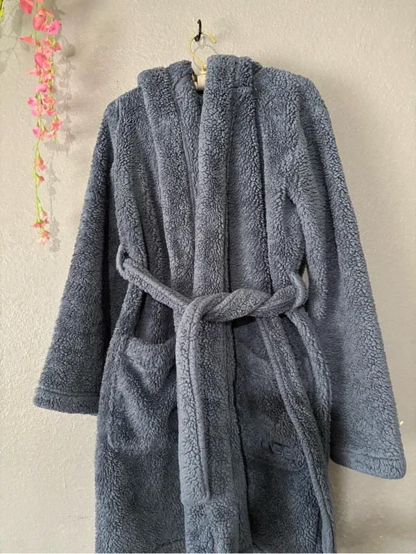 UGG Blue Sherpa Hooded Robe - Image 4