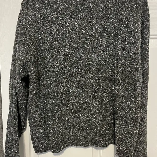 Columbia grey black sweater size large - Image 4