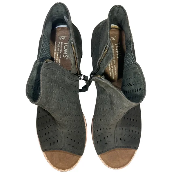 TOMS Majorca Peep Toe Booties Dark Olive Green Suede Perforated Block Heel 8M - Image 6