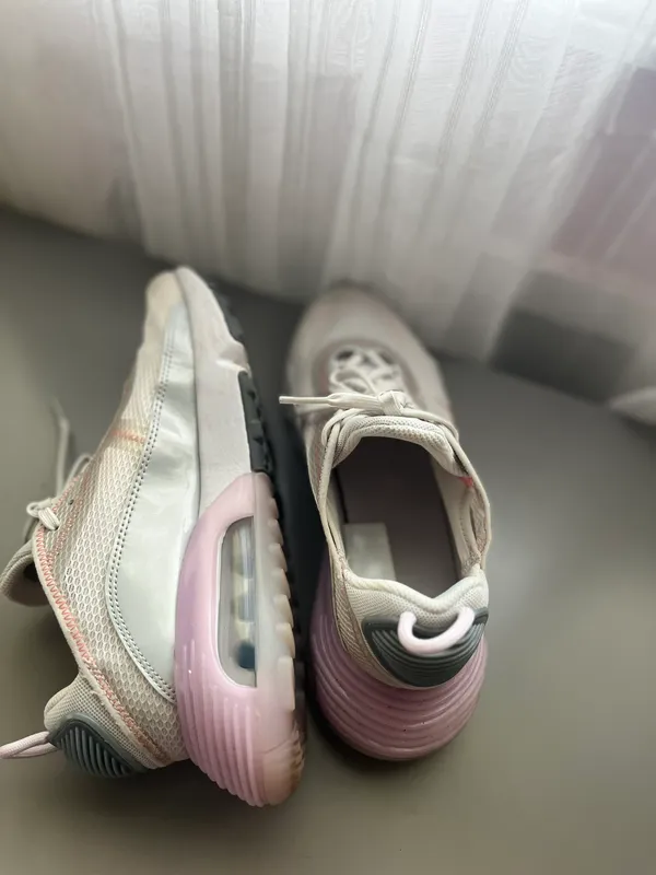 Nike Running Shoes - Image 4